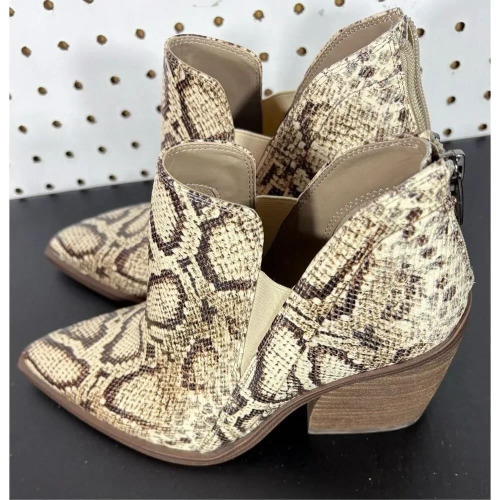 Vince Camuto block heel snakeskin booties size 6 1/2